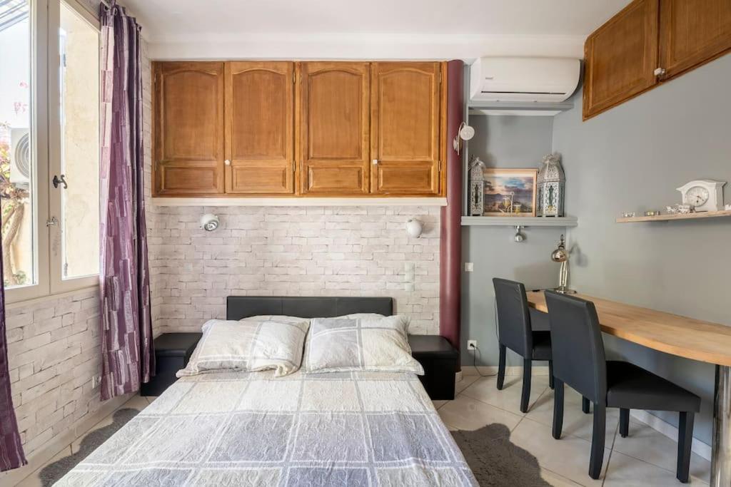 Studio Ideal Pour Deux Voyageurs Sur Marsilya Dış mekan fotoğraf