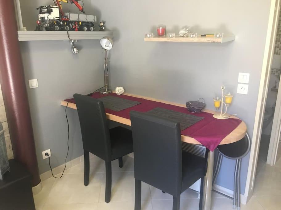 Studio Ideal Pour Deux Voyageurs Sur Marsilya Dış mekan fotoğraf