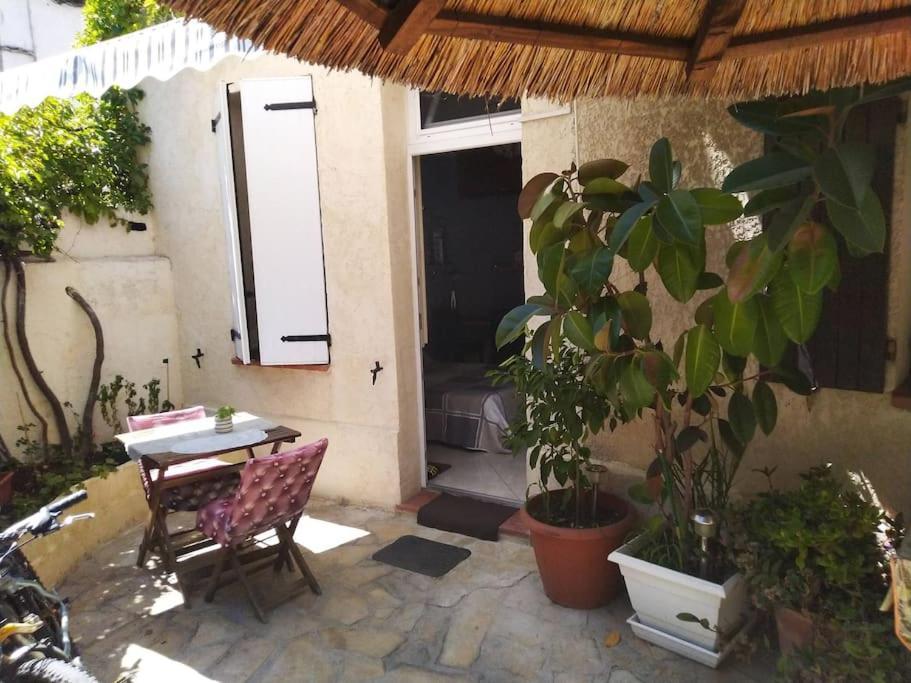 Studio Ideal Pour Deux Voyageurs Sur Marsilya Dış mekan fotoğraf